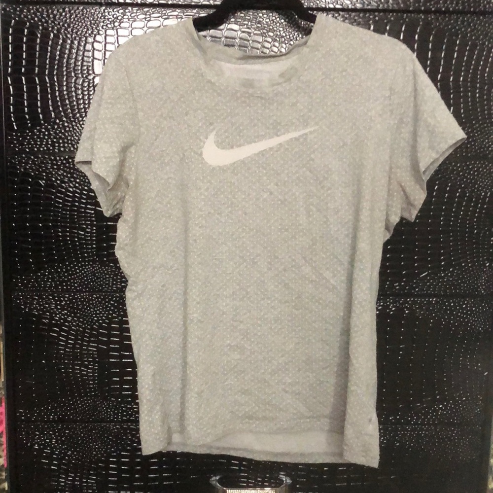 Nike women’s dri-fit T-shirt. Mesh look. Size XL.